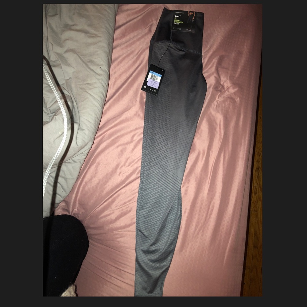 Nike Zonal Strength Leggings